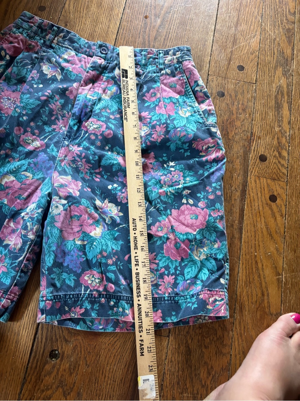Vintage HKA Design Floral Cotton pleated Shorts - Navy with Pink Floral Print - Picture 4 of 9